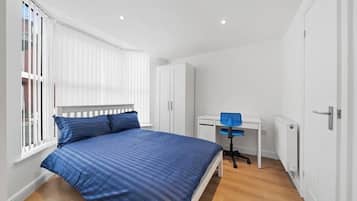 5 habitaciones, tabla de planchar con plancha, wifi y ropa de cama