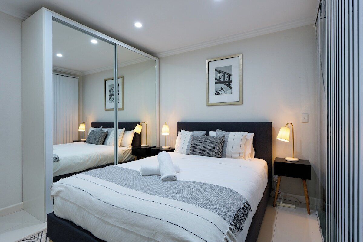 1 habitación, tabla de planchar con plancha, wifi y ropa de cama 