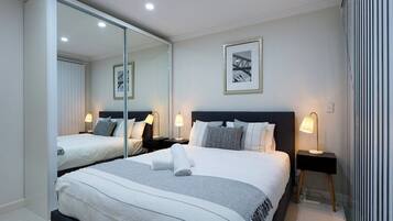 1 habitación, tabla de planchar con plancha, wifi y ropa de cama