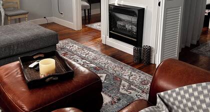 The Bird's Nest/Cozy 1 BR apartment with shared Pool & Patio