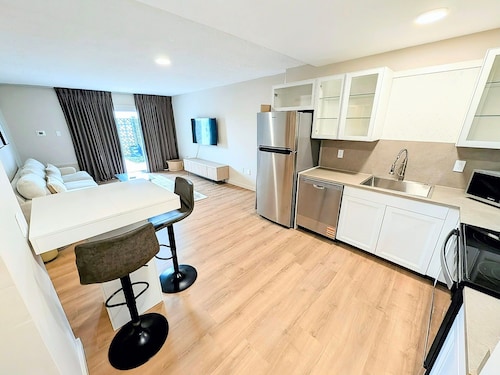 Olive & Oak - An Upscale Eastside Living