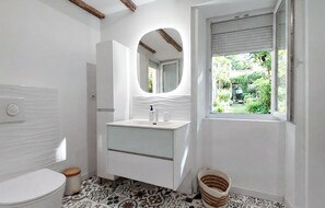 Unclassified image, 4 of 16, button - Charmante maison au calme (Jayac)