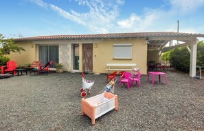 House - Amazing home in Saint-Martial-Viveyrol with WiFi (Saint-Martial-Viveyrol)
