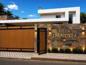 Exterior detail - VIP Family Villa in Juan Dolio (Playa Juan Dolio)