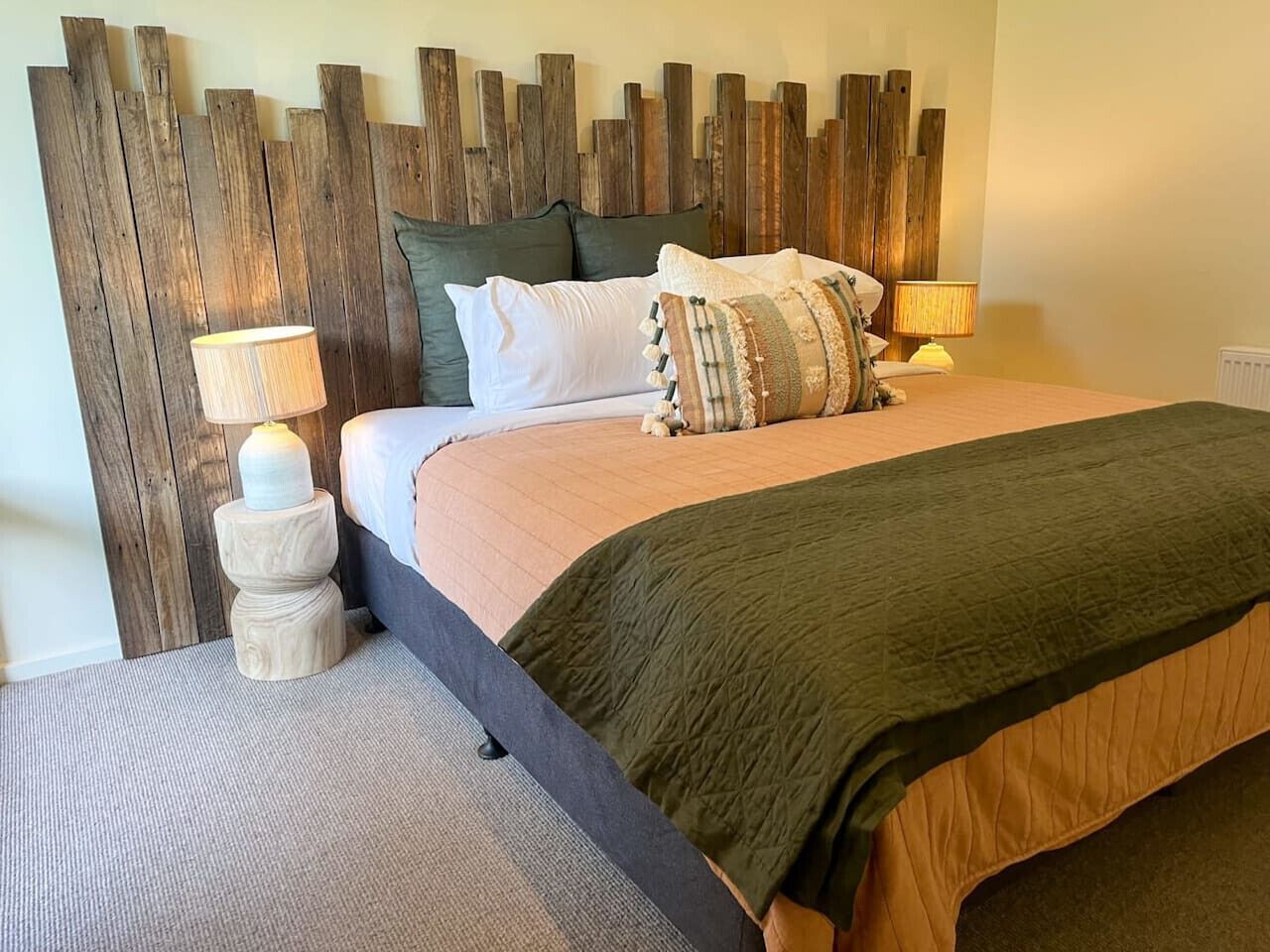 Iron/ironing board, travel cot, WiFi, bed sheets