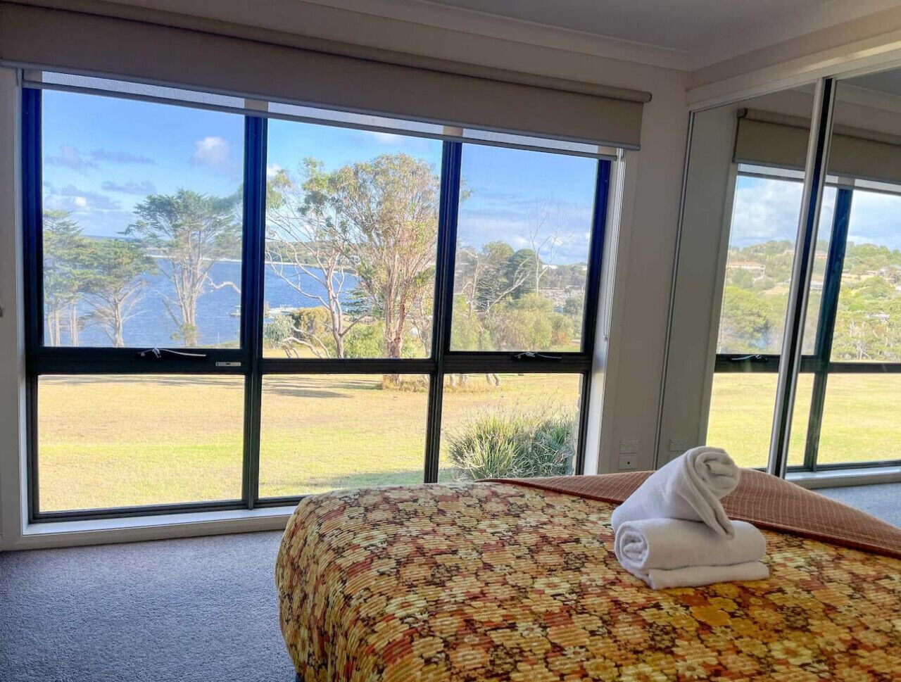 Desk, iron/ironing board, travel cot, WiFi