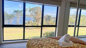 Desk, iron/ironing board, travel cot, WiFi