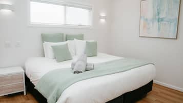 Ferros/tábuas de passar roupa, Wi-Fi, roupa de cama