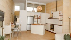 Unclassified image, 3 of 24, button
