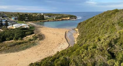 Bayview No 2 - Beachfront Apartment