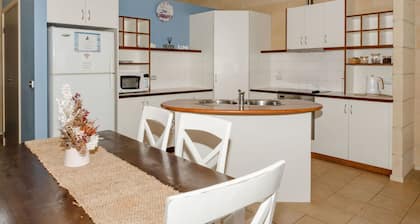 Bayview no 1 - Beachfront Apartment