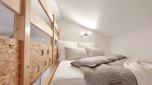 Room - Beautiful home in Royan with WiFi (Royan)
