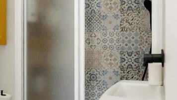 Douche, serviettes fournies