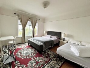 3 slaapkamers, een strijkplank/strijkijzer, wifi, beddengoed