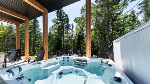 Bain à remous extérieur