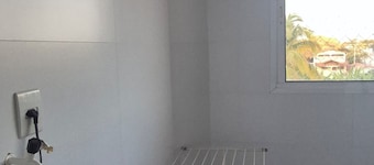 Apartamento 02 Quartos | Conforto Total | Ar, Garagem e Elevador | Completo