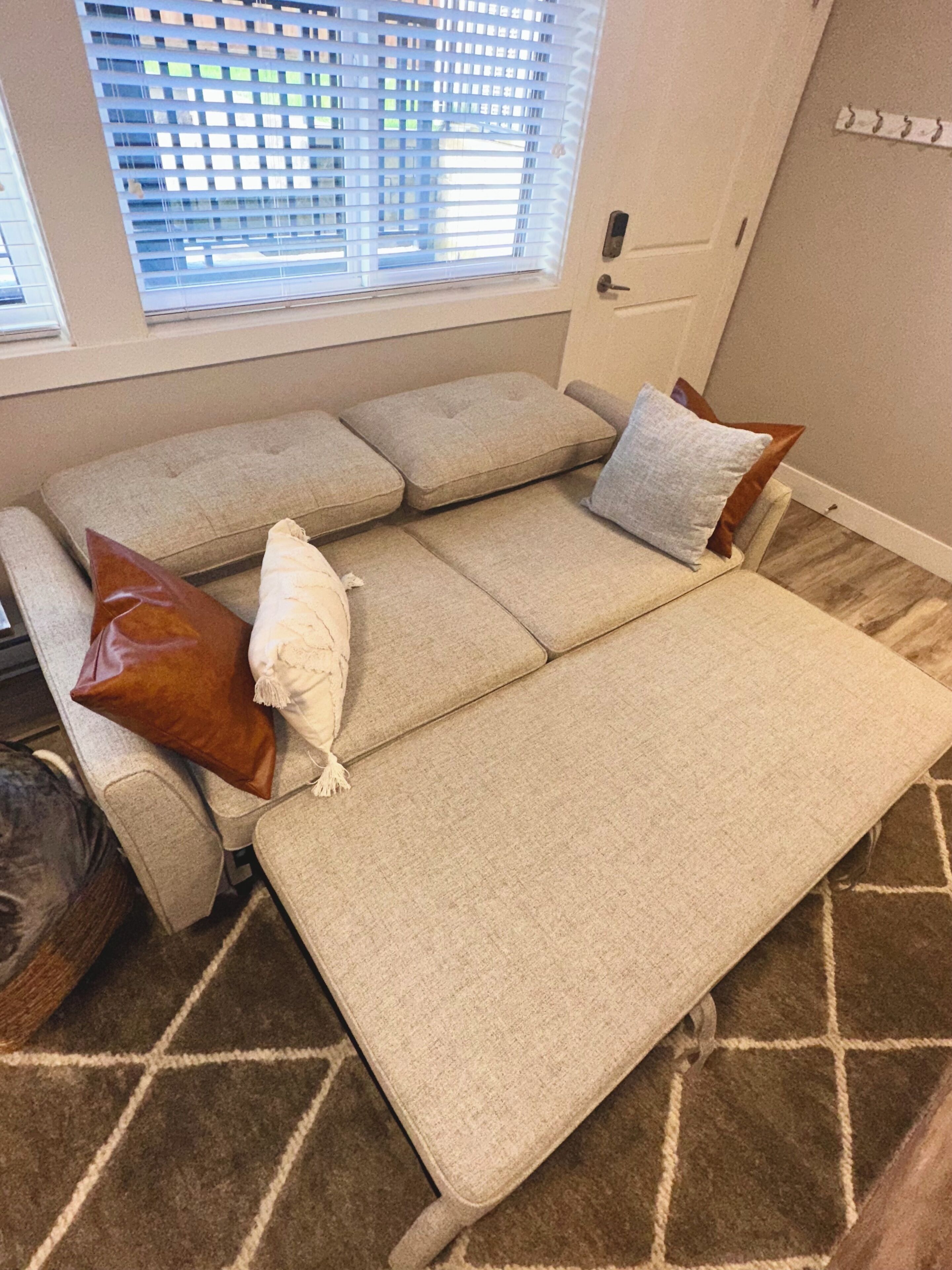 Luxe Boho Bsmt 2 Bedroom - 메이플리지