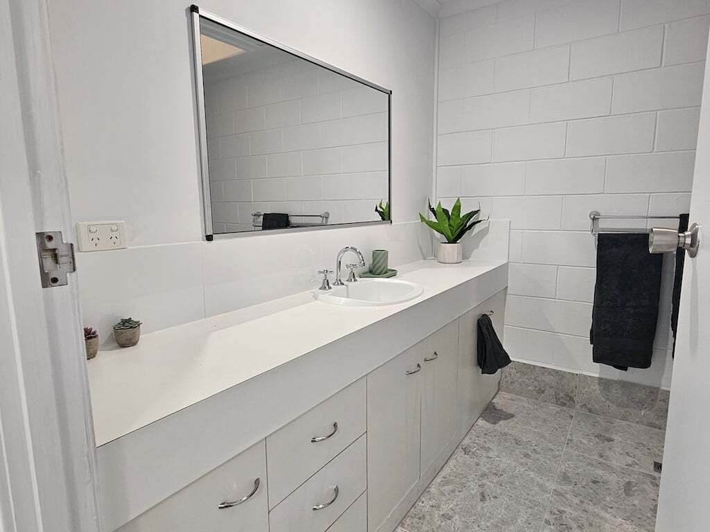 bathroom 