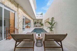 Hồ bơi ngoài trời 