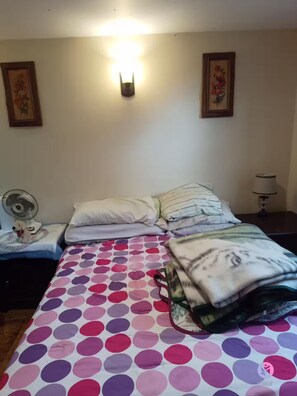 WiFi, bed sheets