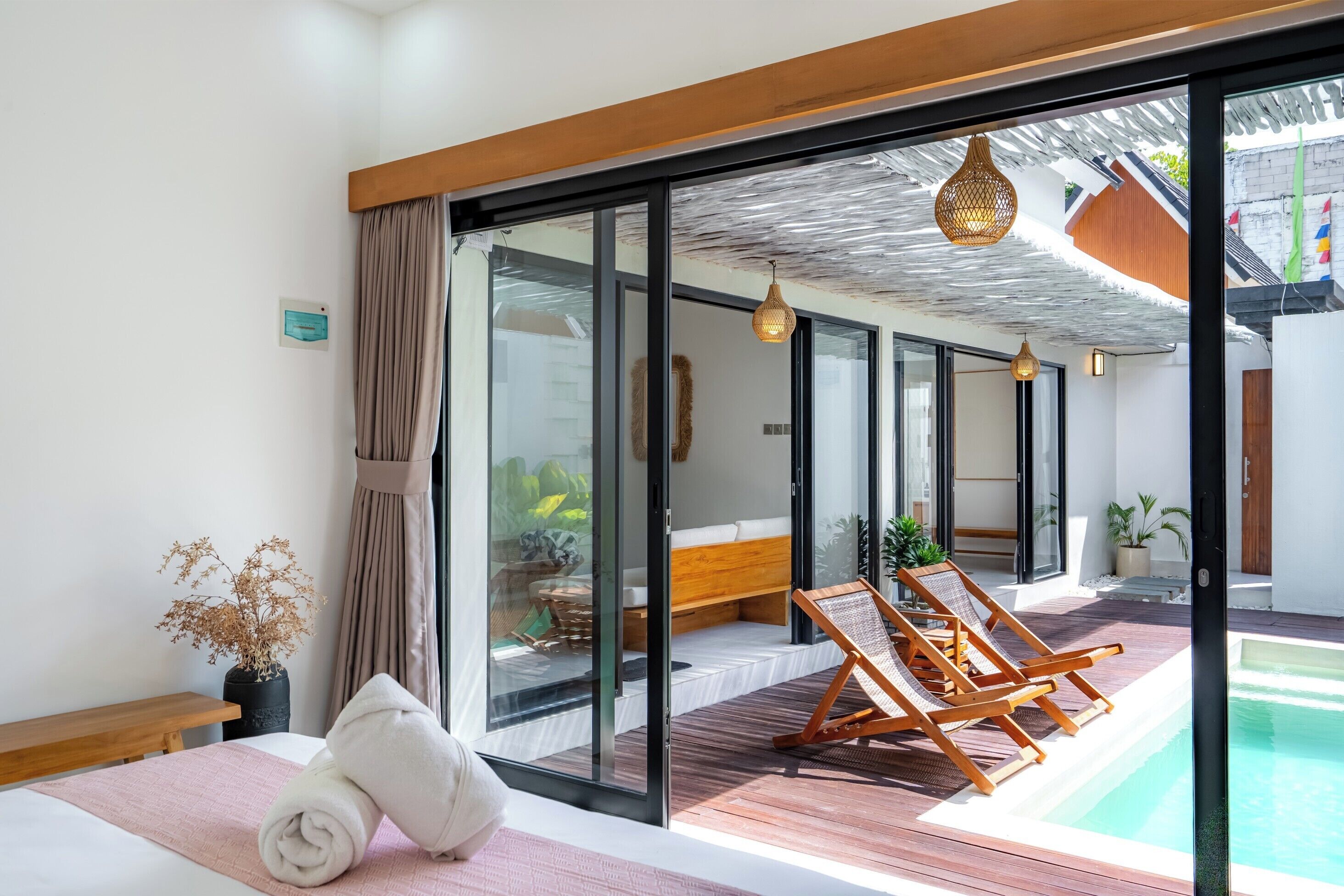 Villa | In-room safe, iron/ironing board (on request), WiFi (free)