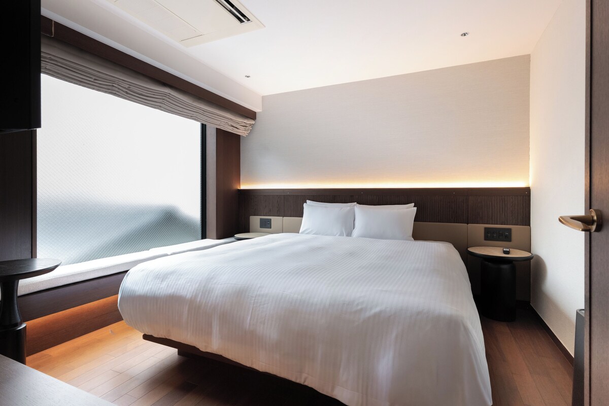 Executive Suite, City View