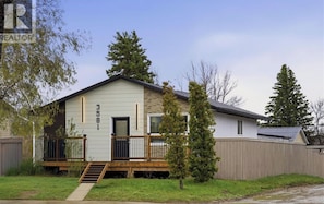 Exterior - The Saskatoon Retreat - 2-Bedroom Basement Suite (Saskatoon)