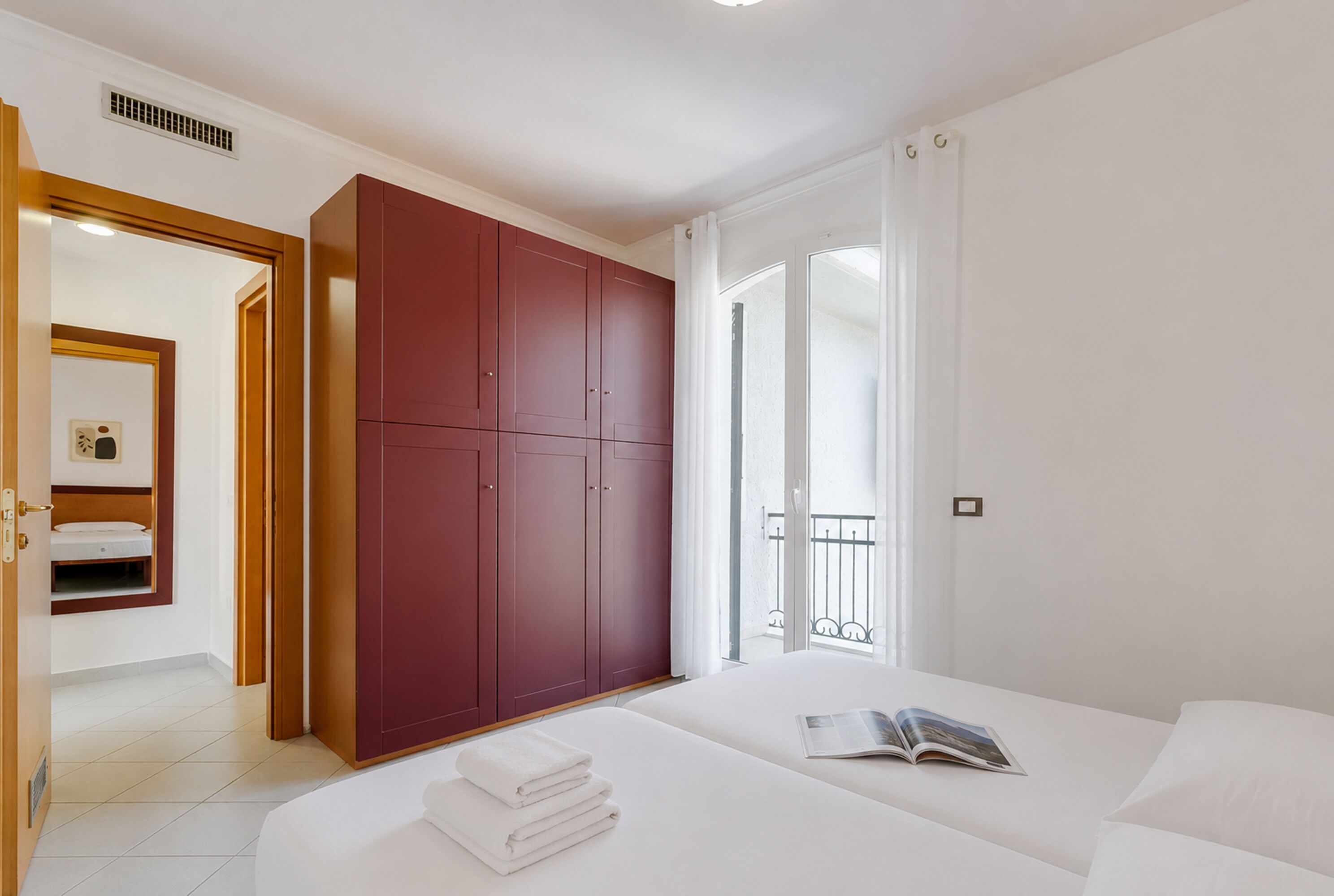 Seaview Pool Retreat - R4, Andora, Italy - アンドーラ