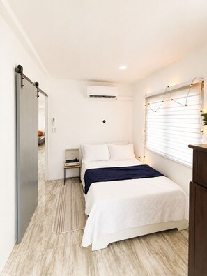 Room - Tranquil 2-bedroom apartment with AC in charming Guanica (Guanica)