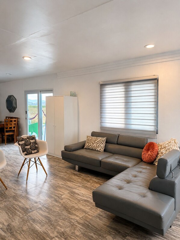 Living area - Tranquil 2-bedroom apartment with AC in charming Guanica (Guanica)