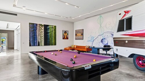 The Malibu Art Estate by Avantstay Infinity Pool + Theater + Game Room 20 Private Acres