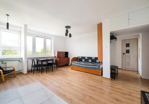 Living area - Dąbrowska Classy Apartment (Warszawa)