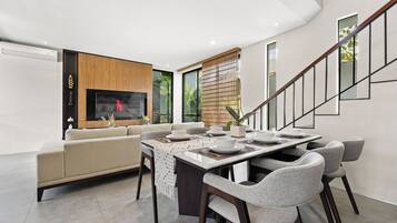 Villa, 3 Bedrooms, Pool View | Dining room
