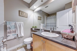 Casa, 4 habitaciones, patio | Baño