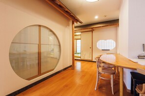 Interior - SERINE OSAKA · 4th Floor | Dotonbori | 80 m² · 3LDK · 2 Bathrooms · 2 Toilets · Sleeps 11 | 1-minute walk to the Glico Sign (Osaka)