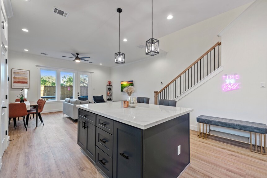 Spacious 4-bedroom House In Houston Texas Hot Tub/ Play Room. - Houston, TX