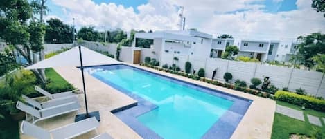 Outdoor pool, sun loungers