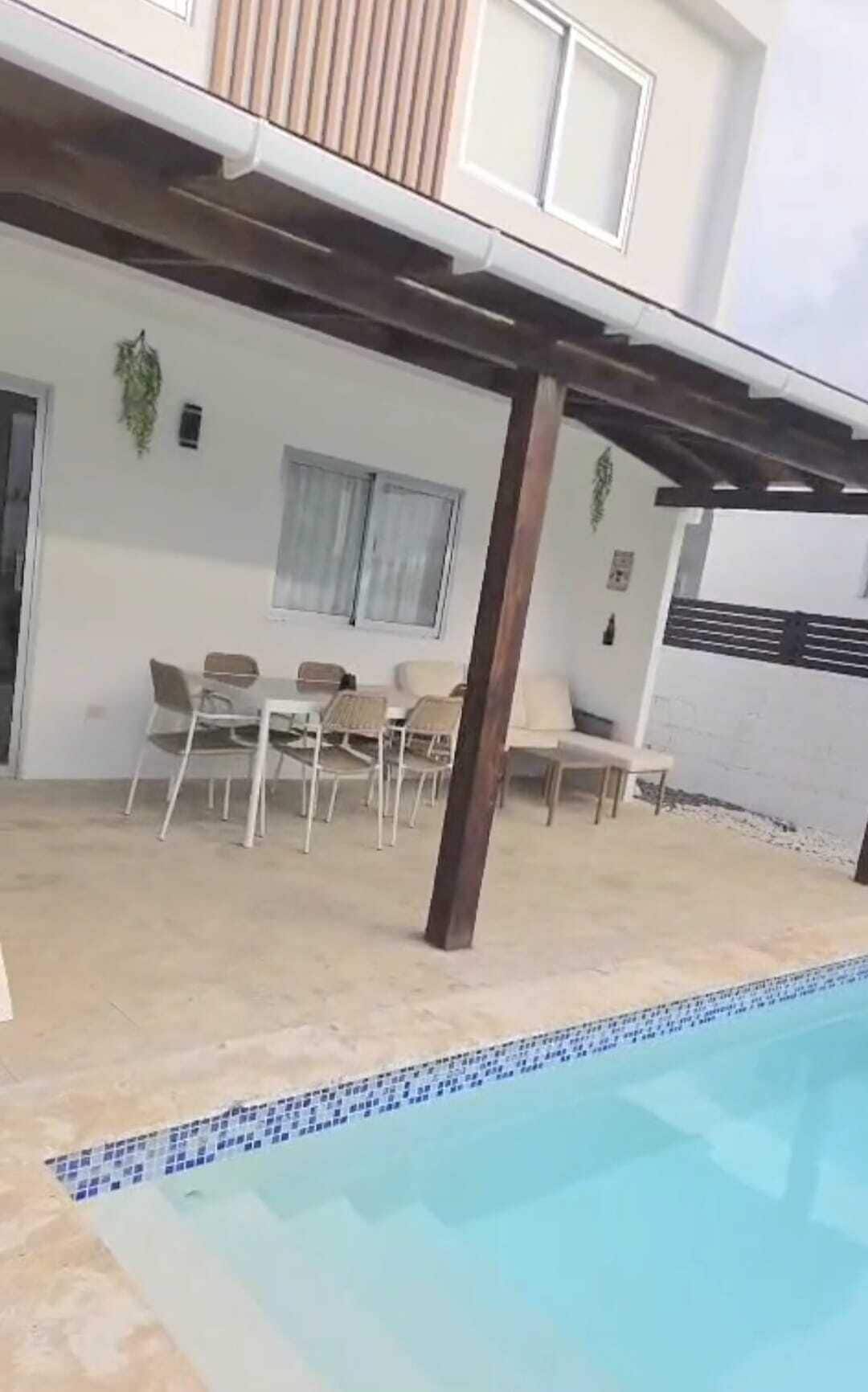 حمام سباحة خاص