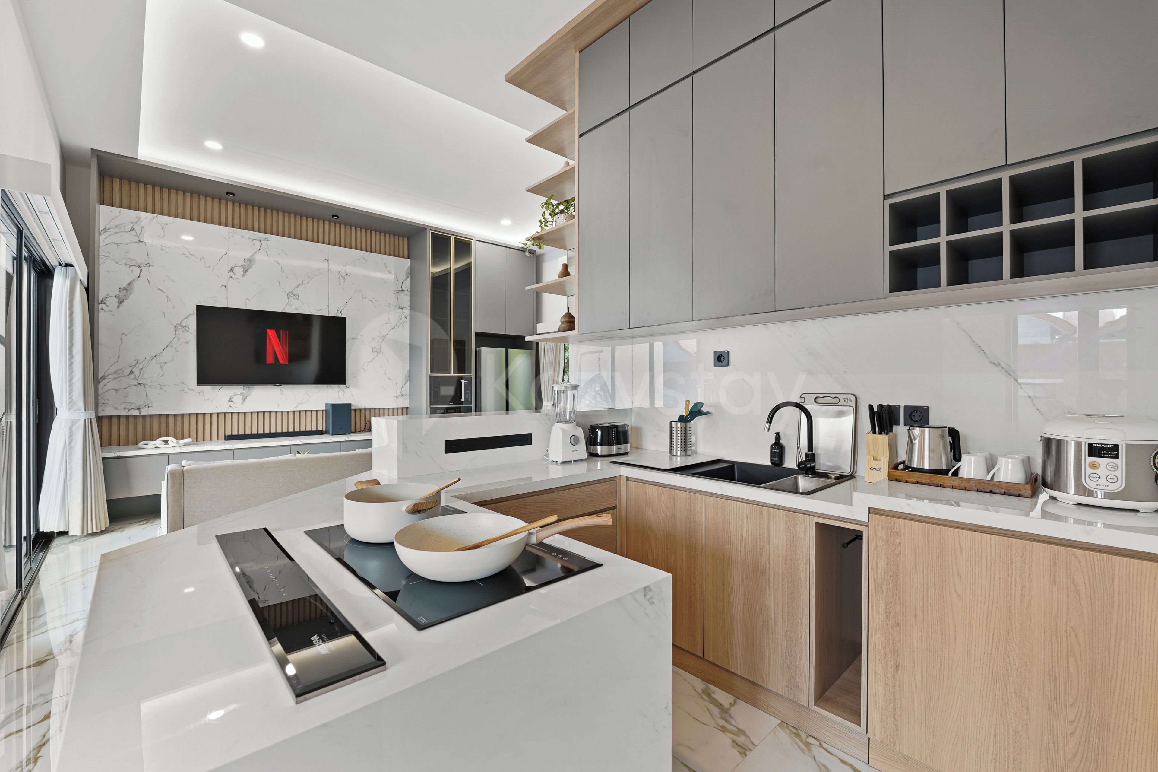 Villa, 3 Bedrooms, City View | Private kitchen | Full-sized fridge, microwave, oven, stovetop
