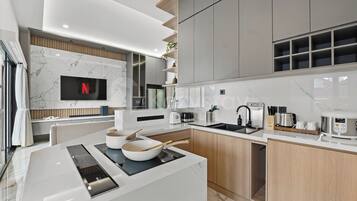 Villa, 3 Bedrooms, City View | Private kitchen | Full-sized fridge, microwave, oven, stovetop