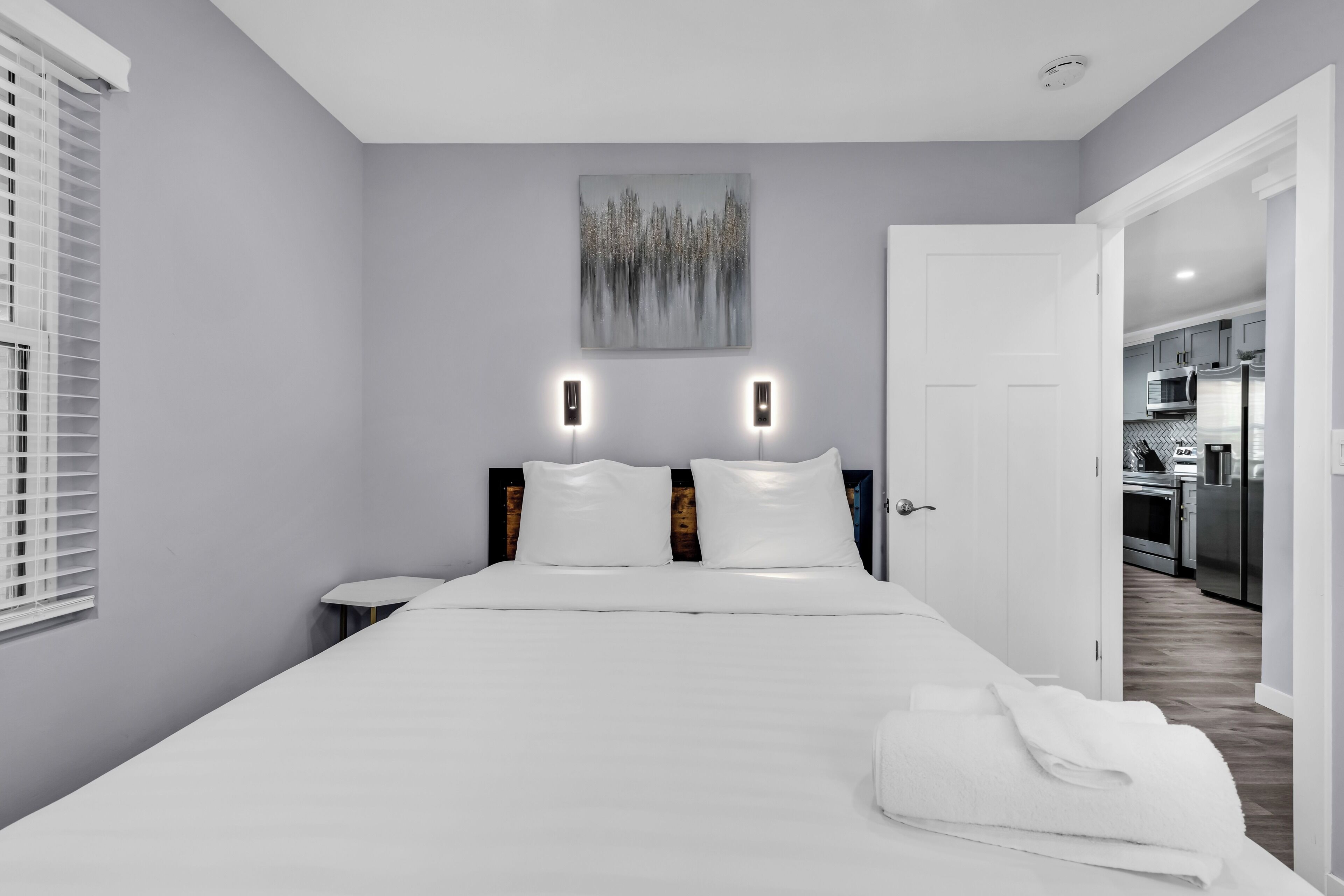 1004 Parkwood Ave House | Laptop workspace, iron/ironing board, WiFi (free)