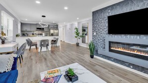 Signature House, 4 Bedrooms, Terrace | Living room - Charlotte Luxury Homes (Charlotte)