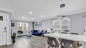 Signature House, 4 Bedrooms, Terrace | In-room dining - Charlotte Luxury Homes (Charlotte)