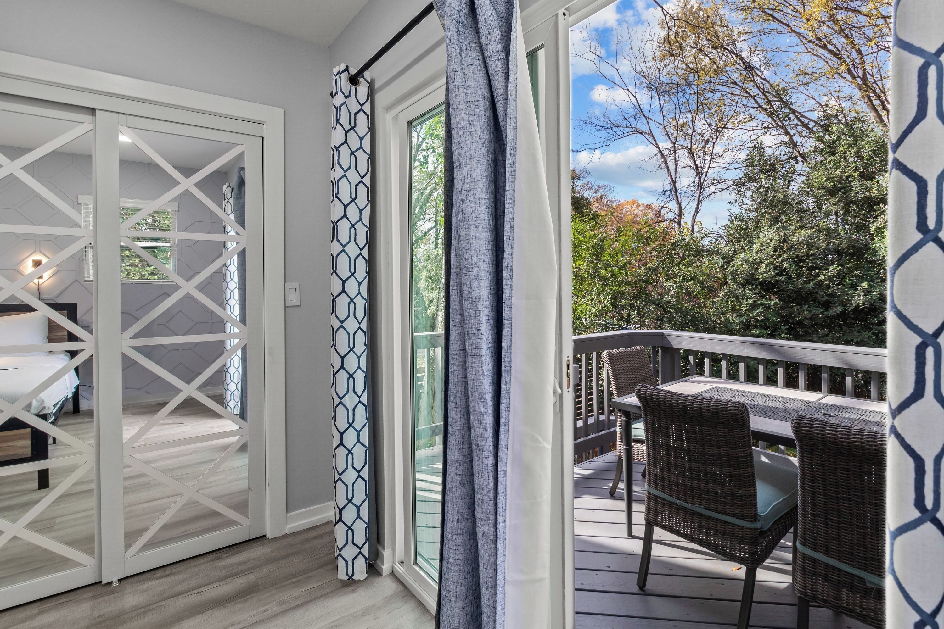 1705 Seigle Ave House | Balcony
