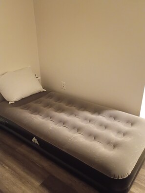 Room - SHARED SPACE AIRBED EDITION (Phoenix)