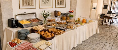 Petit déjeuner buffet