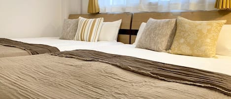 House, 5 Bedrooms, Non Smoking, Balcony | Blackout drapes, iron/ironing board, WiFi (free)