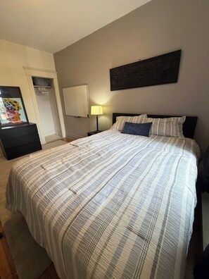Room - Vrbo Property (Montréal)