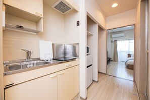 Standard Room, Non Smoking (609) | Private kitchen | Fridge, microwave, stovetop, electric kettle - PortSide Avenue  (Fukuoka City Hakataku  Tsumashoji)