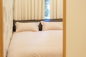 Room - Vrbo Property (Osaka)